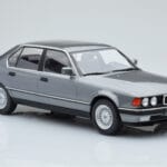 BMW Серия 7 E32 740i Сребрист MCG 1:18