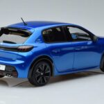 Peugeot Peugeot 208 GT Line Син Otto 1:18 1:18 Смола