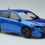 Peugeot Peugeot 208 GT Line Син Otto 1:18 1:18 Смола