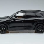 Volkswagen Volkswagen Touareg CR Черен FAW 1:18 1:18 Метал