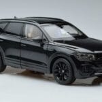 Volkswagen Volkswagen Touareg CR Черен FAW 1:18 1:18 Метал