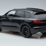 Volkswagen Volkswagen Touareg CR Черен FAW 1:18 1:18 Метал