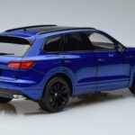 Volkswagen Volkswagen Touareg CR Син FAW 1:18 1:18 Метал