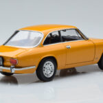 Alfa Romeo 1750 GTV Жълт Norev 1:18 - image 3 of 7