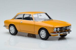 Alfa Romeo 1750 GTV Жълт Norev 1:18 187910 Метал — снимка 5 от 7