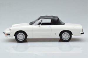 Alfa Romeo 2000 Spider Бял Norev 1:18 187882 Метал — снимка 3 от 7