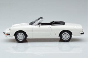 Alfa Romeo 2000 Spider Бял Norev 1:18 187882 Метал — снимка 4 от 7