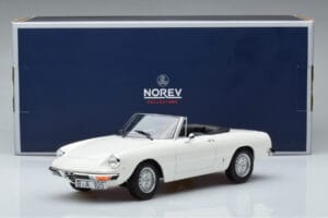 Alfa Romeo 2000 Spider Бял Norev 1:18 187882 Метал — снимка 7 от 7