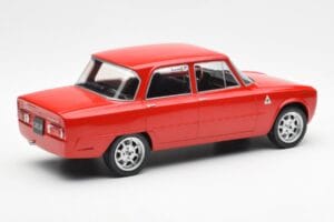Alfa Romeo Giulia Nuova Super Червен Custom Wheels MCG 1:18 MCG18333 Метал — снимка 2 от 6