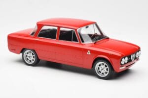 Alfa Romeo Giulia Nuova Super Червен Custom Wheels MCG 1:18 MCG18333 Метал — снимка 4 от 6