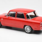 Alfa Romeo Giulia Nuova Super Червен Custom Wheels MCG 1:18 - image 5 of 6