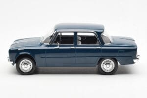 Alfa Romeo Giulia TI Петролно Синьо Norev 1:18 187971 Метал — снимка 3 от 6