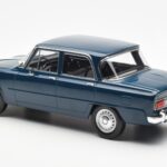 Alfa Romeo Giulia TI Петролно Синьо Norev 1:18 - image 5 of 6