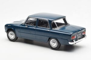 Alfa Romeo Giulia TI Петролно Синьо Norev 1:18 187971 Метал — снимка 5 от 6