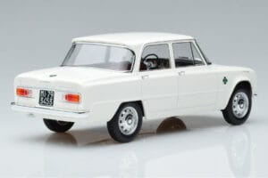 Alfa Romeo Giulia Ti Super Norev 1:18 187970 Метал — снимка 2 от 6