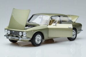 Alfa Romeo GTV 2000 Зелен Ограничено Издание Norev 1:18 187913 Метал — снимка 2 от 7
