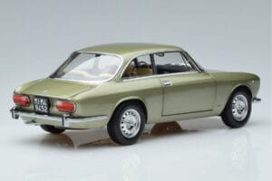 Alfa Romeo GTV 2000 Зелен Ограничено Издание Norev 1:18 187913 Метал — снимка 3 от 7