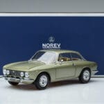 Alfa Romeo GTV 2000 Зелен Ограничено Издание Norev 1:18 187913 Метал - image 7 of 7