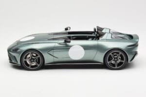 Aston Martin V12 Speedster Зелен Metallic GT Spirit 1:18 GT906 Смола — снимка 3 от 6