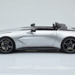 Aston Martin V12 Speedster Сребрист GT Spirit 1:18 - image 3 of 6