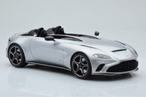 Aston Martin V12 Speedster Сребрист GT Spirit 1:18 GT430 Смола — снимка 4 от 6