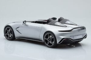 Aston Martin V12 Speedster Сребрист GT Spirit 1:18 GT430 Смола — снимка 5 от 6