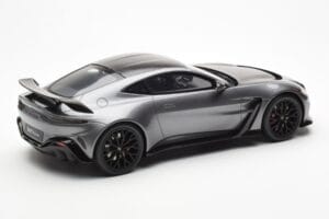 Aston Martin V12 Vantage Magnetic Сребърен GT Spirit 1:18 GT443 Смола — снимка 2 от 6