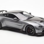 Aston Martin V12 Vantage Magnetic Сребърен GT Spirit 1:18 - image 4 of 6