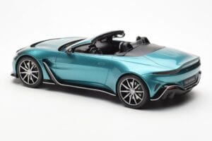 Aston Martin V12 Vantage Roadster Tayos Тюркоазен Зелен GT Spirit 1:18 GT445 Смола — снимка 5 от 6