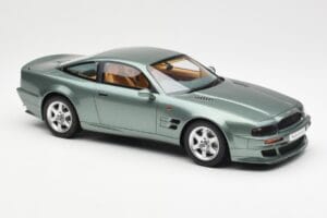 Aston Martin V8 Vantage Зелен GT Spirit 1:18 GT345 Смола — снимка 4 от 6