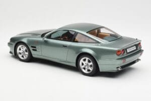 Aston Martin V8 Vantage Зелен GT Spirit 1:18 GT345 Смола — снимка 5 от 6