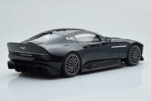 Aston Martin Victor Черен GT Spirit 1:18 GT428 Смола — снимка 2 от 6