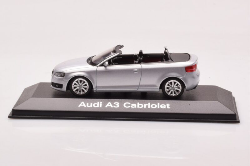 Audi A3 8P Кабриолет Сребрист Minichamps 1:43