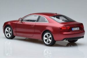 Audi A5 B8 Гранатено Червено Norev 1:18 188352 Метал — снимка 6 от 7