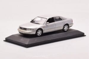 Audi A8 D2 Сребрист Зелена Ивица Minichamps 1:43 AUDI-264455 Метал — снимка 2 от 4