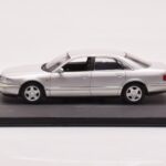 Audi A8 D2 Сребрист Зелена Ивица Minichamps 1:43