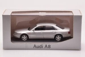 Audi A8 D2 Сребърен Minichamps 1:43 433013006 Метал — снимка 4 от 4