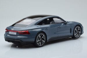 Audi E-Tron GT Сив GT Spirit 1:18 GT393 Смола — снимка 2 от 6