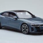Audi E-Tron GT Сив GT Spirit 1:18 - image 4 of 6