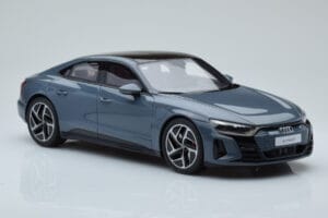 Audi E-Tron GT Сив GT Spirit 1:18 GT393 Смола — снимка 4 от 6