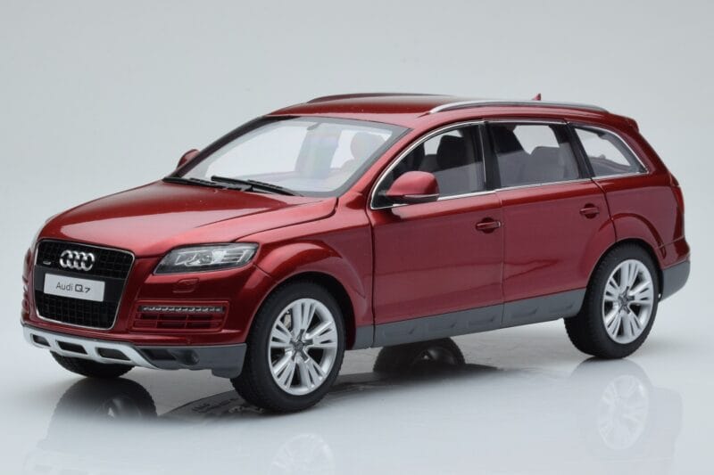 Audi Q7 4L Гранатово Червен Kyosho 1:18