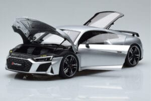 Audi R8 Performance Сребрист Kengfai 1:18 VAKF-0354 Метал — снимка 2 от 10