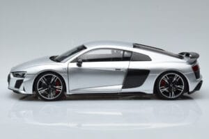 Audi R8 Performance Сребрист Kengfai 1:18 VAKF-0354 Метал — снимка 5 от 10