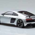 Audi R8 Performance Сребрист Kengfai 1:18 - image 7 of 10