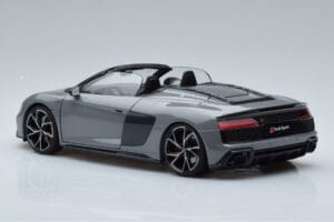 Audi R8 Spyder Performance Nardo Сив Kengfai 1:18 VAKF-0352 Метал — снимка 8 от 11