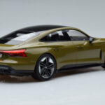 Audi RS E-Tron GT Маслиненозелен Norev 1:18 - image 2 of 6