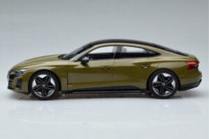 Audi RS E-Tron GT Маслиненозелен Norev 1:18 188380 Метал — снимка 3 от 6