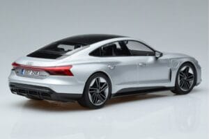 Audi RS e-tron GT Сребрист Norev 1:18 188381 Метал — снимка 2 от 6