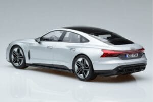 Audi RS e-tron GT Сребрист Norev 1:18 188381 Метал — снимка 5 от 6