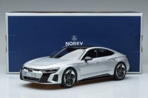 Audi RS e-tron GT Сребрист Norev 1:18 188381 Метал — снимка 6 от 6